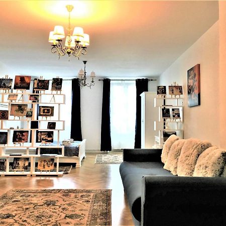 White Wolf Apartment Брашов Екстериор снимка