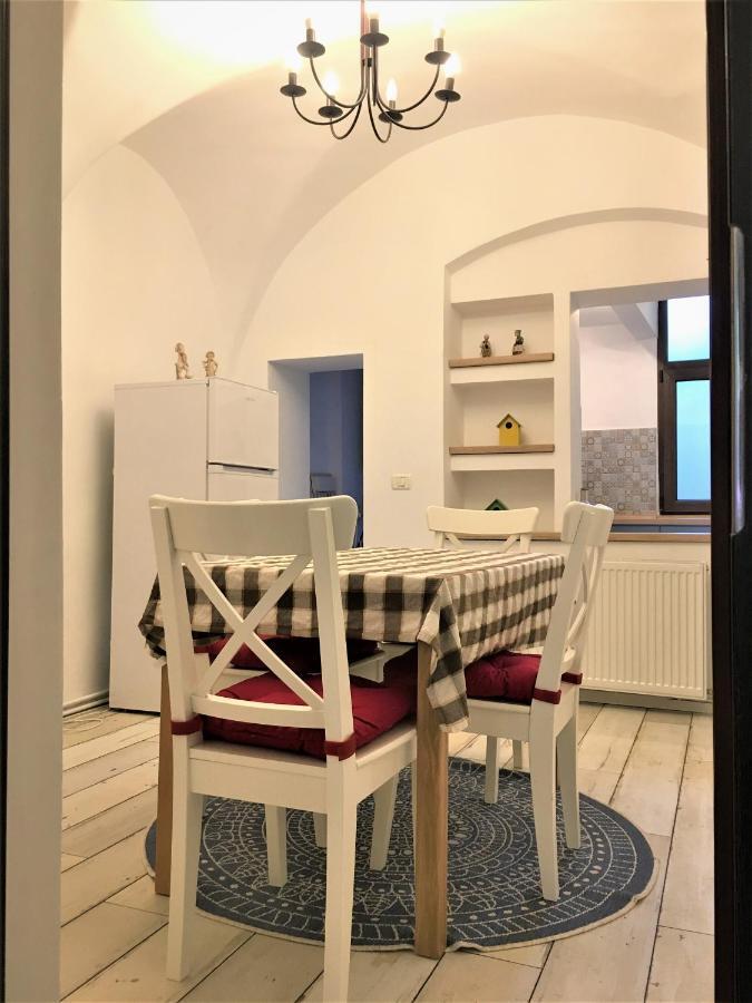 White Wolf Apartment Брашов Екстериор снимка