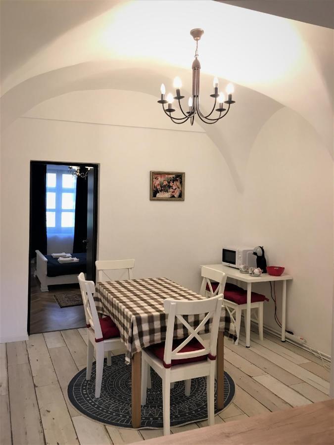 White Wolf Apartment Брашов Екстериор снимка